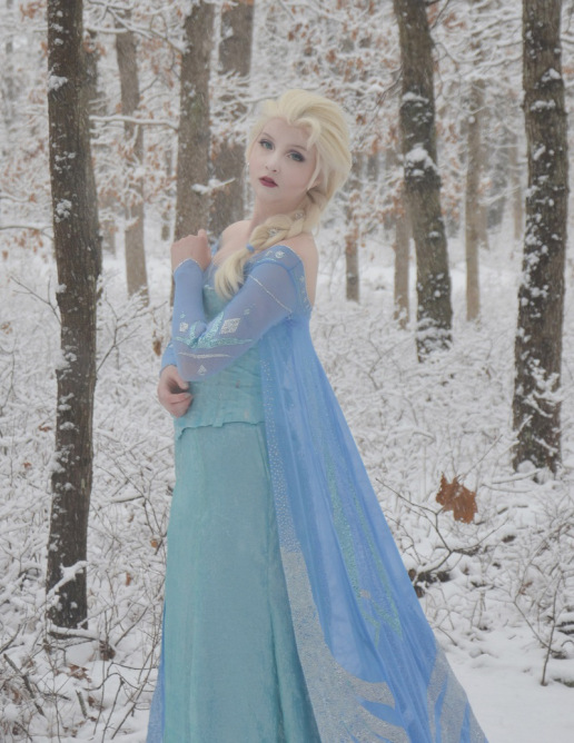 This 16 Year Old’s Elsa Costume Will Blow You Away | Bored Buffet ...